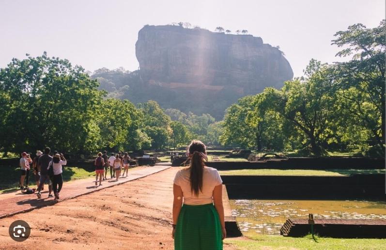Amron Resort Sigiriya Exterior photo