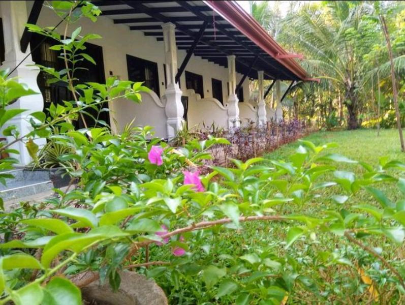 Amron Resort Sigiriya Exterior photo